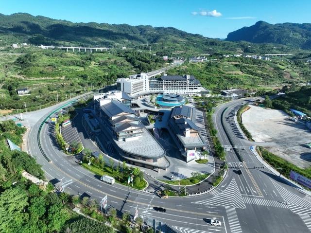 湘西新添文旅地标！“湘西之瞳”点亮黄金旅游线路