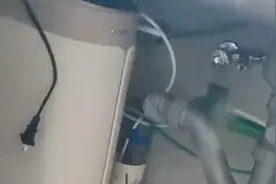 消费者称网购净水器安装后漏水致损失，安吉尔：已鉴定受损情况图片