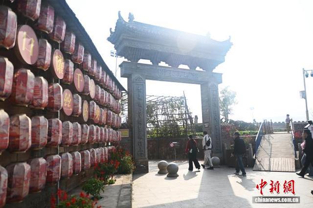 海外华媒探访兰州河口古镇：聆听黄河故事感受古建文化