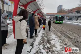 受降雪影响，邢台市任泽区公交线路全线停运图片