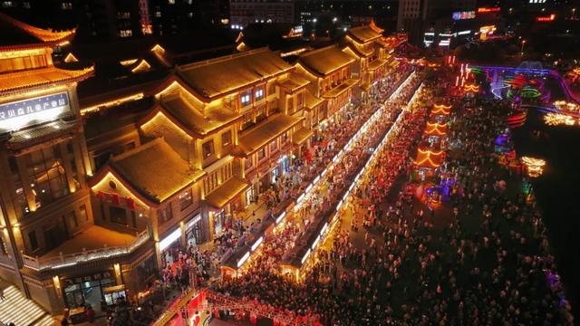 快来巴彦淖尔，邂逅最美夜色！