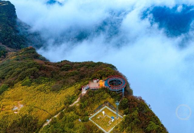 冬染金佛山 彩林美如画