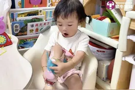 妈妈心愿：给截肢的女儿会发光会唱歌的“腿”  安排！“钢铁侠”为两岁女孩爆改假肢图片