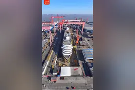 国产大邮轮上新！第二艘国产大型邮轮“爱达·花城号”全船贯通图片