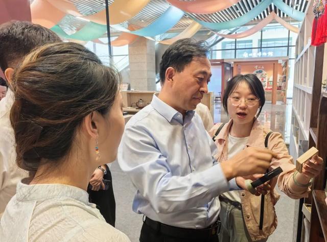 第八届敦煌文博会：中医药文化展区引千余名国内外领导和嘉宾参观体验