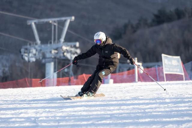 阿那亚·崇礼点亮冰雪童话季，"MORE THAN SKI"构建全龄友好度假新地标