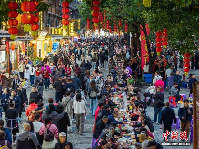 肇兴侗寨：侗年迎八方游客