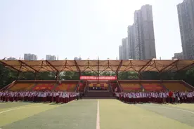 热辣滚烫奔赴山海 满怀热爱绽放青春——西安市曲江第一中学举行第13届田径运动会暨第12届校园体育艺​术节图片