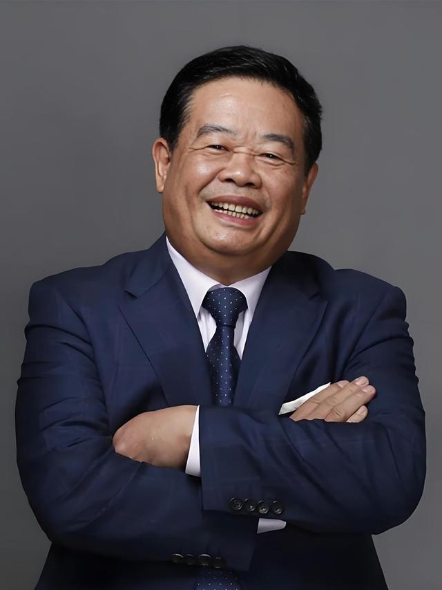 曹德旺回应做慈善慷慨对员工苛刻