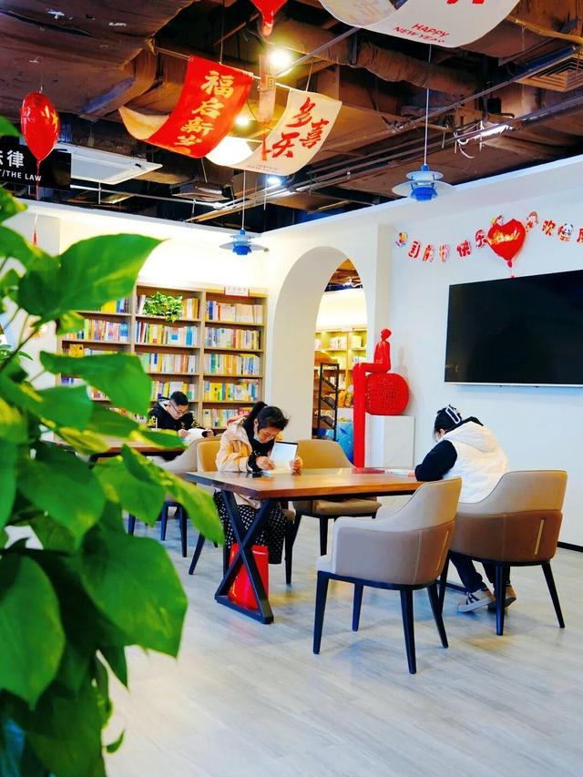 威海这两个过冬据点，看书看海治愈满分