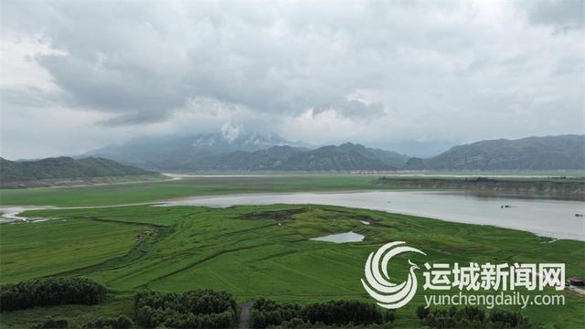 在碧波清风中 邂逅草原风光