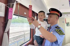 情满“中秋” 一路“童”行图片