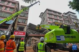 长沙原市长反思自建房倒塌事故：以前把别人的事故当故事在听图片