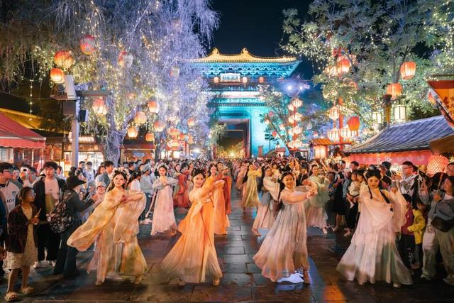 这个假期超8000万人来河南 旅游收入超539亿元