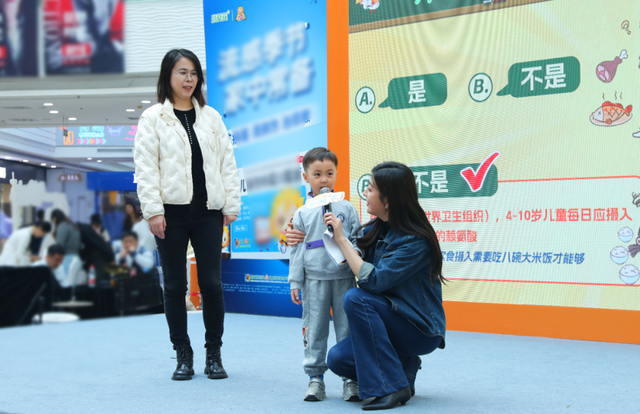 周末亲子时光！来临沂河东吾悦广场：看表演、玩游戏，流感季守护健康更安心！