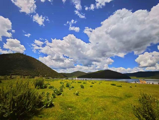 普达措之夏：水天一色 风景如画