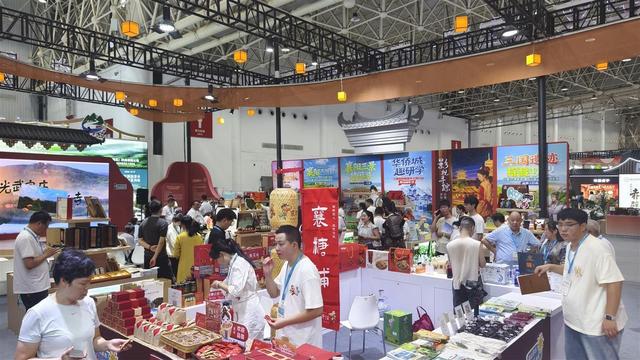 诸葛亮、刘关张、郭靖、黄蓉……都来了，“侠义襄阳”惊艳亮相文旅博览会