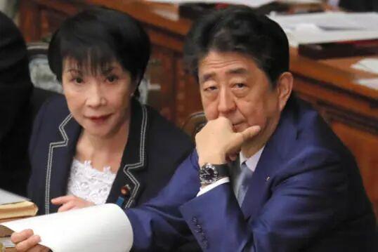 “安倍女孩”高市早苗当选，中方表态！她出身普通家庭，曾是“叛逆少女”，爱好摇滚、潜水和骑摩托，以强硬保守立场著称