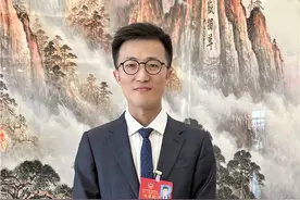 委员访谈 | 刘磊：加强产业工人队伍建设，助力工业强市发展图片