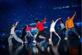 成都市双流区街舞快闪活动燃爆现场图片