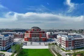 宁波一民办高校回应“一年学费9.6万元”：教师都是院士大专家，首届本科生学费全免图片