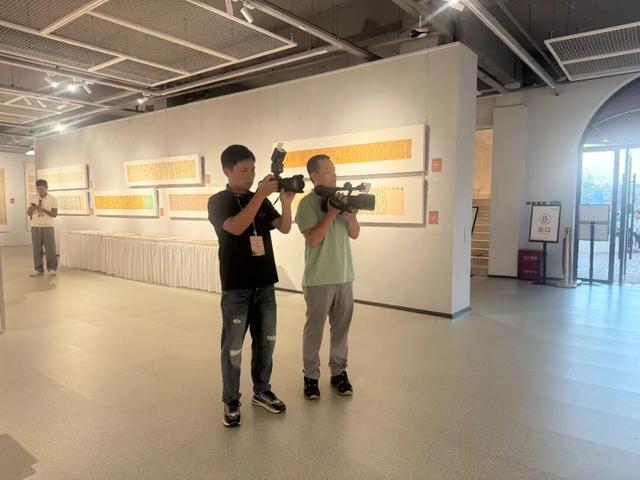 记者节：致敬会场内外每一份真实的力量