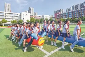 江苏全面推行小学“每天一节体育课”——体育课“天天见”，要开足更要开好图片
