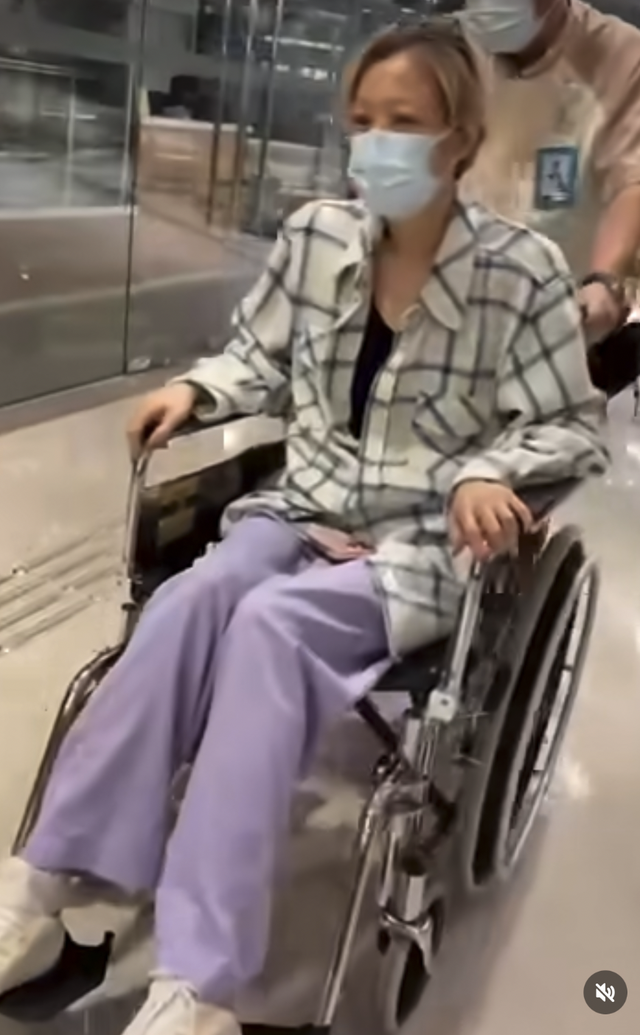 突发意外！知名女星自曝：出行用轮椅，活动全部取消