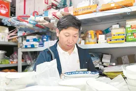 杂货铺老板的“凡人义举”：四年无偿制作上万条寻亲视频图片