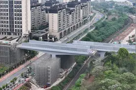 1.4万余吨！上跨成渝铁路的双幅转体桥成功转体图片