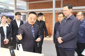 商务部流通业发展司李佳路司长调研指导苏宁易购以旧换新工作图片