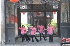 （走进中国乡村）“江南紫禁城”传承百年 广西客家文化吸引海内外游客图片