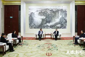 徐麟会见锦江国际集团党委书记、董事长赵奇一行图片