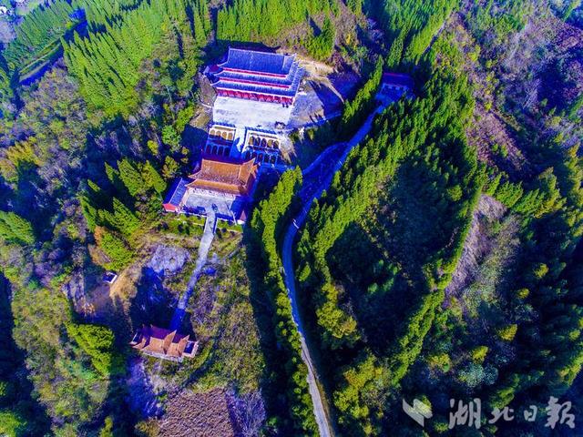 组图|圣水天池佛宝山