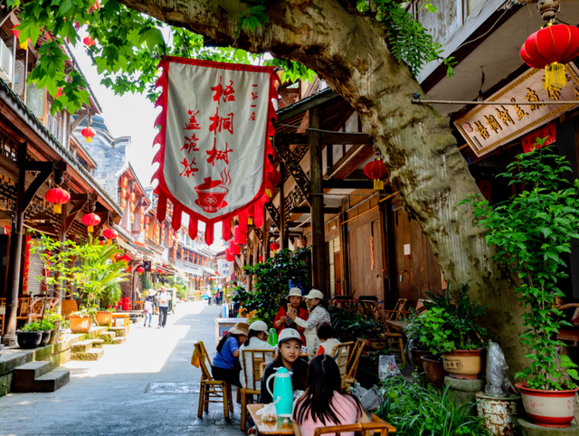 肥肠粉必须配军屯锅魁·····这对CP太好磕