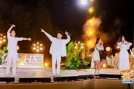 成都小伙用方言唱歌获奖 想用短视频推广B-Box图片