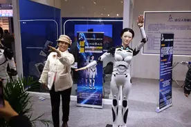 当消费遇上AI｜导游、歌舞、咖啡拉花都是机器人，上海旅博会聚焦AI新旅行图片