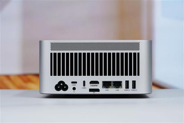 搭载AMD锐龙AI Max+ 395！零刻GTR9 Pro迷你AI工作站图赏