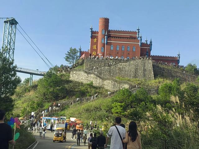 龙里：桥连山水处 “草原双星”聚欢腾