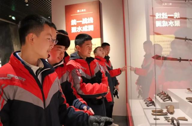 “雪地里撒欢 享受童年快乐” 这个“雪假”白山的孩子们尽情探索冰雪新世界！