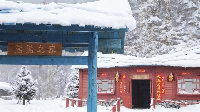 梅花山滑雪场热雪“燃冬”！