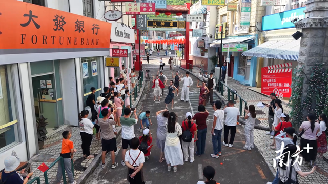 打铁花、民国风巡游……中山影视城中秋国庆主题活动精彩纷呈