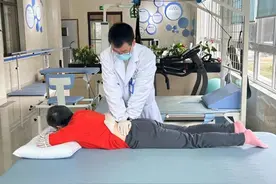 受腰间盘突出困扰？这4个动作了解下！图片