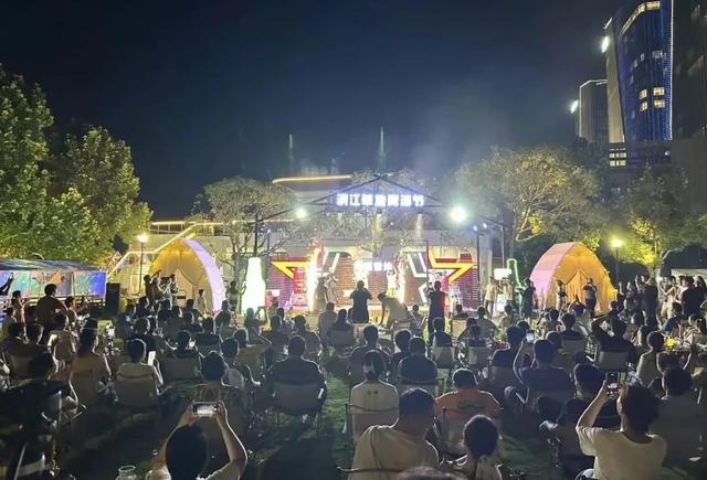 宝山夜生活新地标，晚7点起嗨到爆！