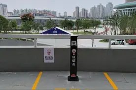 上海发布室外吸烟点建设标准：引导吸烟者到人群集聚区外吸烟图片