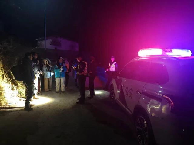 登山徒步小心迷路！七名登山者被困禄劝深山