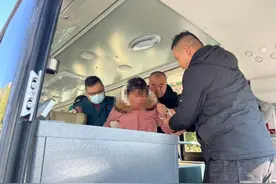 望岳正能量丨泰山客运驾驶员紧急救助突发不适游客图片