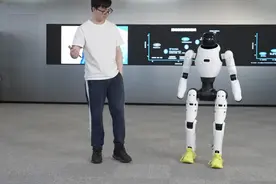 智元机器人：今年是人形机器人商用元年，但使用场景仍处于探索阶段图片