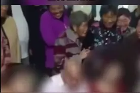 一男子同时迎娶两个新娘？官方通报图片