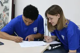 俄罗斯留学生爱丽娜：愿中俄友谊如长城一样坚固图片